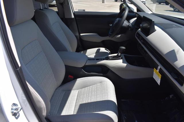 Photo of 2026 Platinum Honda HR-V