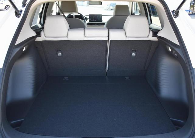 Photo of 2026 Platinum Honda HR-V