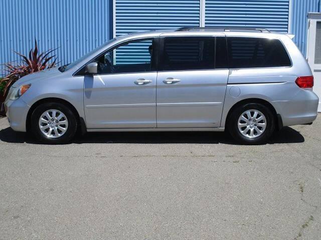 Photo of 2010 Alabaster Silver Metallic Honda Odyssey
