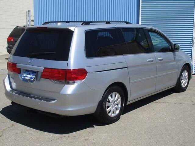 Photo of 2010 Alabaster Silver Metallic Honda Odyssey