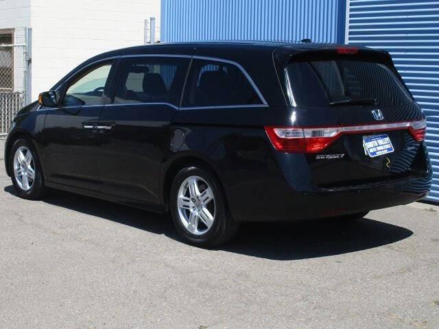 Photo of 2012 Crystal Black Pearl Honda Odyssey