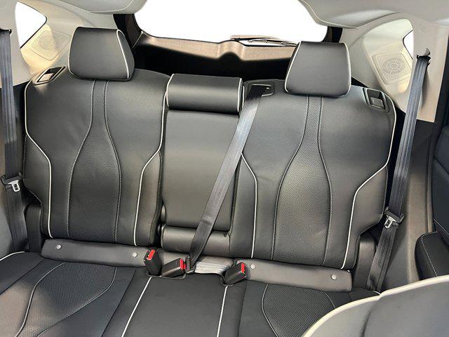 Photo of 2025 LIQUID CARBON M Acura RDX