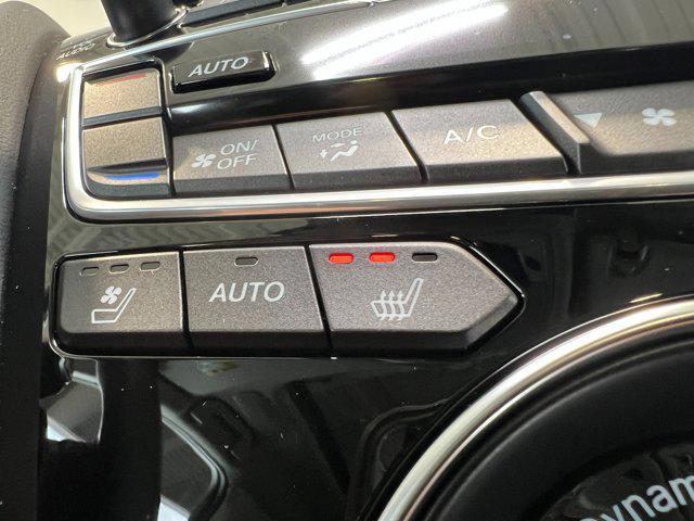 Photo of 2025 LIQUID CARBON M Acura RDX