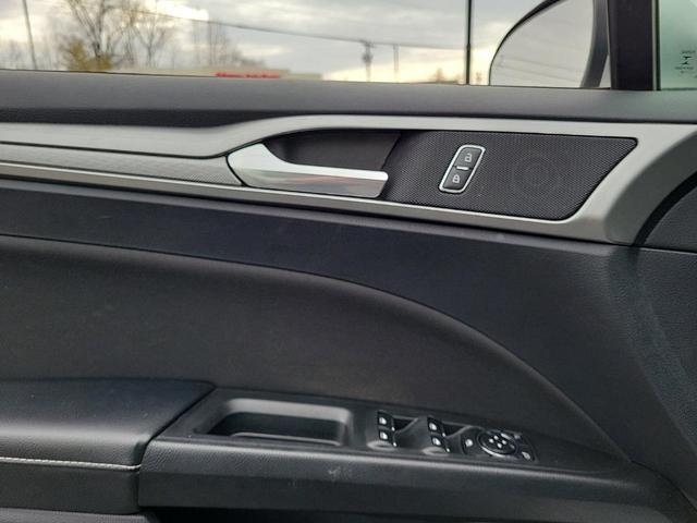 Photo of 2019 Silver Ford Fusion