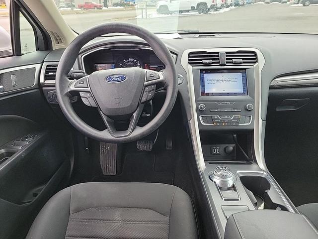 Photo of 2019 Silver Ford Fusion