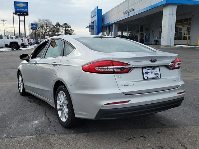 Photo of 2019 Silver Ford Fusion
