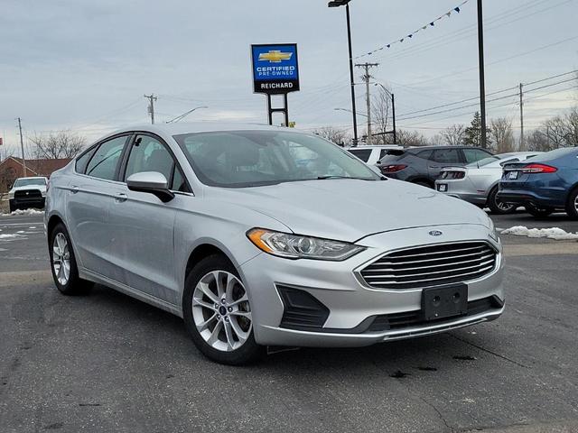 Photo of 2019 Silver Ford Fusion