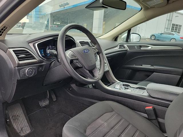 Photo of 2019 Silver Ford Fusion