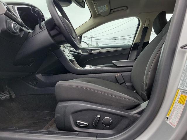 Photo of 2019 Silver Ford Fusion