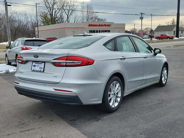 Photo of 2019 Silver Ford Fusion