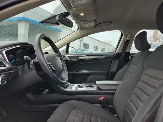 Photo of 2019 Silver Ford Fusion
