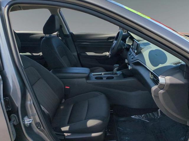Photo of 2024 Gun Metallic Nissan Altima