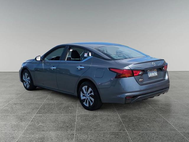 Photo of 2024 Gun Metallic Nissan Altima