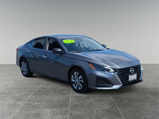 Photo of 2024 Gun Metallic Nissan Altima