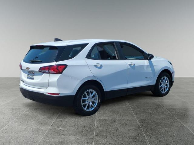 Photo of 2022 Summit White Chevrolet Equinox