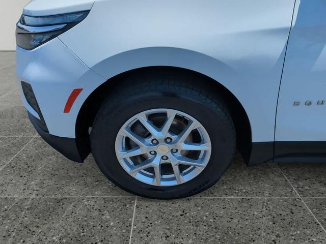 Photo of 2022 Summit White Chevrolet Equinox