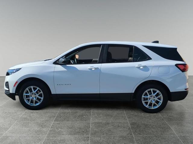 Photo of 2023 Summit White Chevrolet Equinox