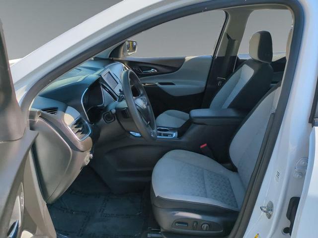 Photo of 2023 Summit White Chevrolet Equinox