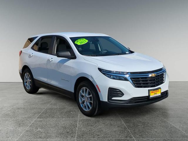 Photo of 2023 Summit White Chevrolet Equinox