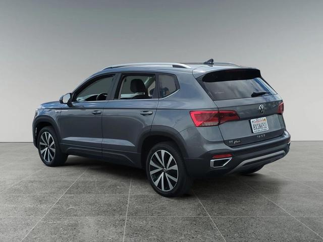 Photo of 2022 Platinum Gray Metallic Volkswagen Taos