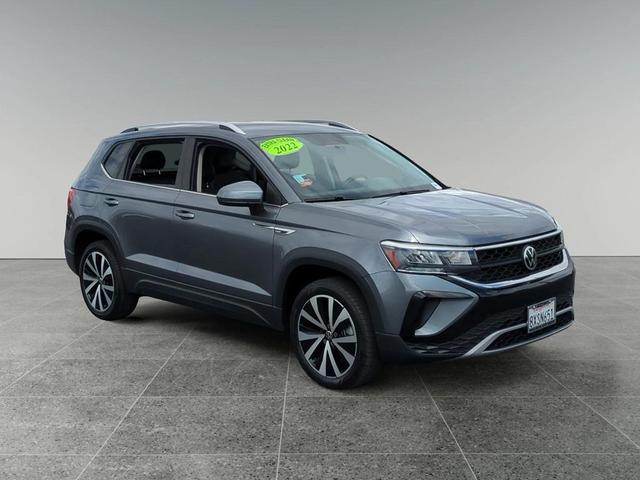 Photo of 2022 Platinum Gray Metallic Volkswagen Taos