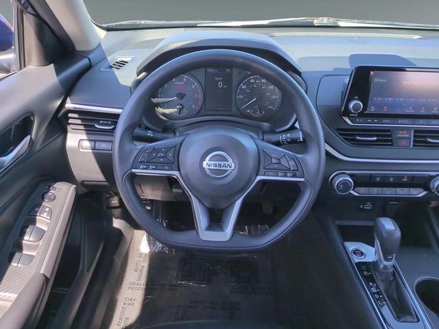Photo of 2022 Deep Blue Pearl Nissan Altima