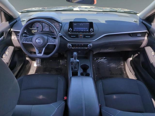 Photo of 2022 Deep Blue Pearl Nissan Altima