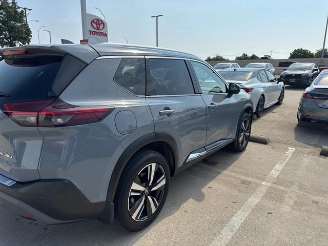 Photo of 2021 Boulder Gray Pearl Nissan Rogue
