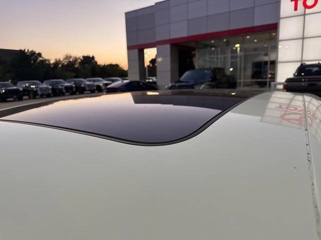 Photo of 2017 Black Porsche Macan