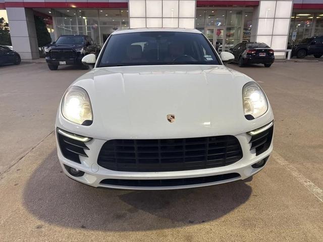 Photo of 2017 Black Porsche Macan