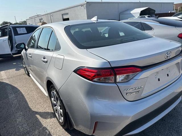 Photo of 2022 Classic Silver Metallic Toyota Corolla