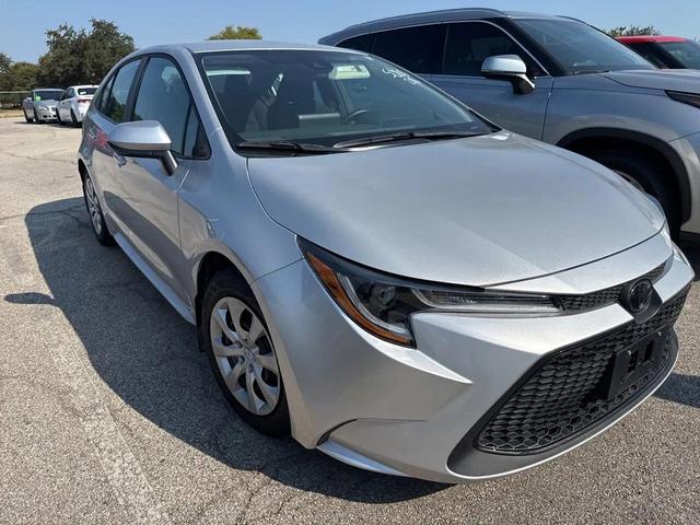 Photo of 2022 Classic Silver Metallic Toyota Corolla