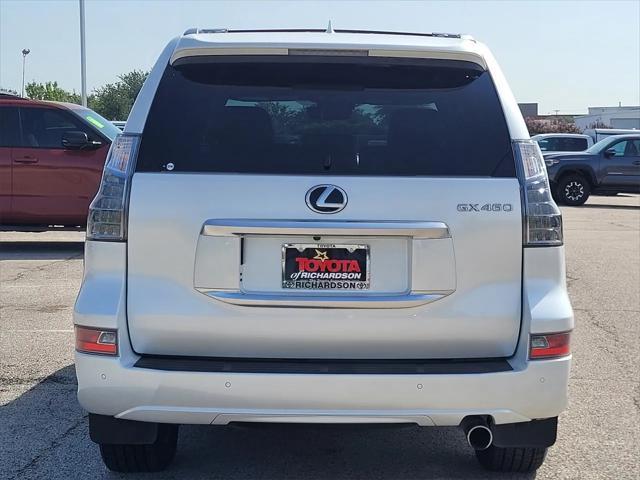 Photo of 2023 Atomic Silver Lexus GX 460