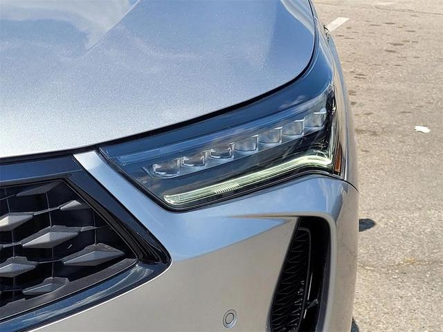 Photo of 2023 Lunar Silver Acura RDX