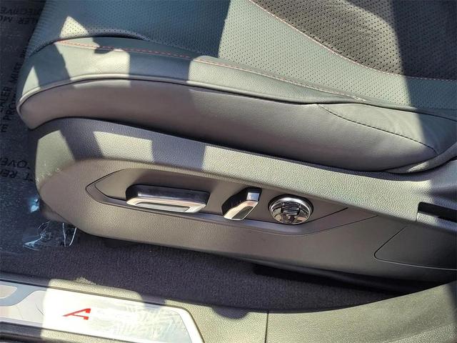 Photo of 2023 Lunar Silver Acura RDX