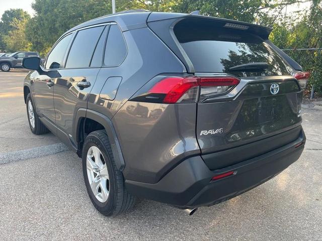 Photo of 2019 Magnetic Gray Metallic w Black Roof Toyota RAV4 Hybrid