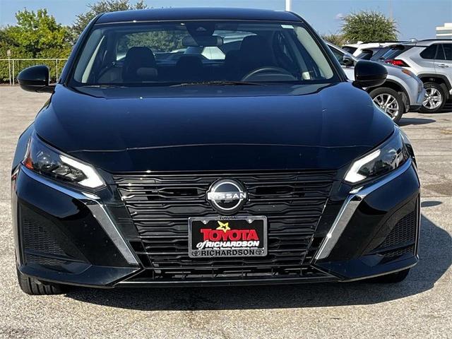 Photo of 2023 Super Black Nissan Altima