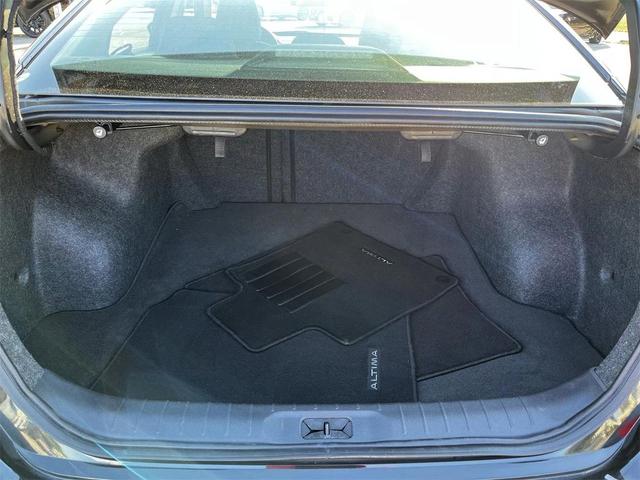 Photo of 2023 Super Black Nissan Altima