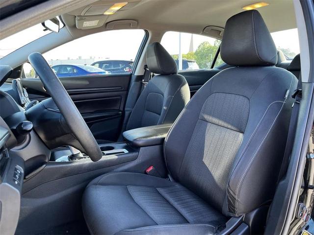 Photo of 2023 Super Black Nissan Altima