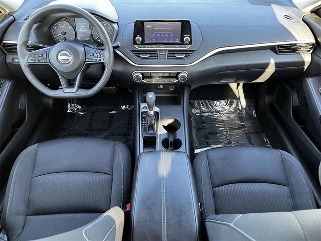 Photo of 2023 Super Black Nissan Altima