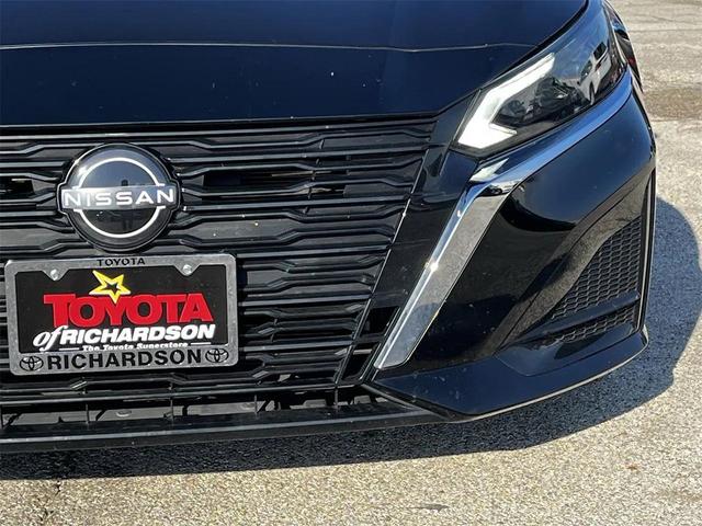 Photo of 2023 Super Black Nissan Altima