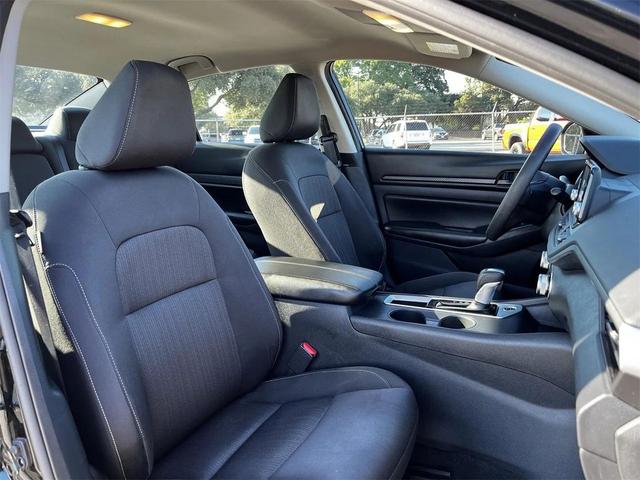 Photo of 2023 Super Black Nissan Altima