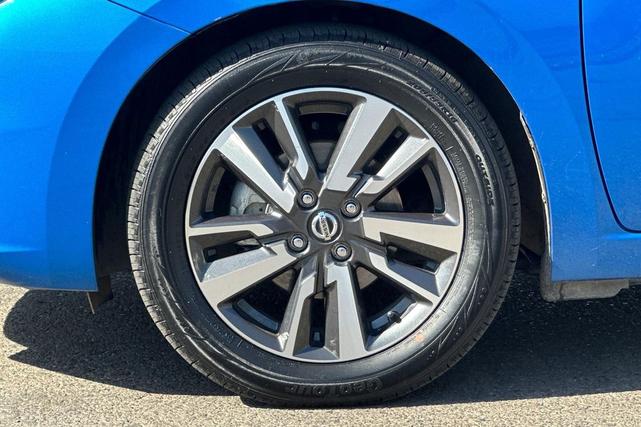 Photo of 2021 Electric Blue Metallic Nissan Versa