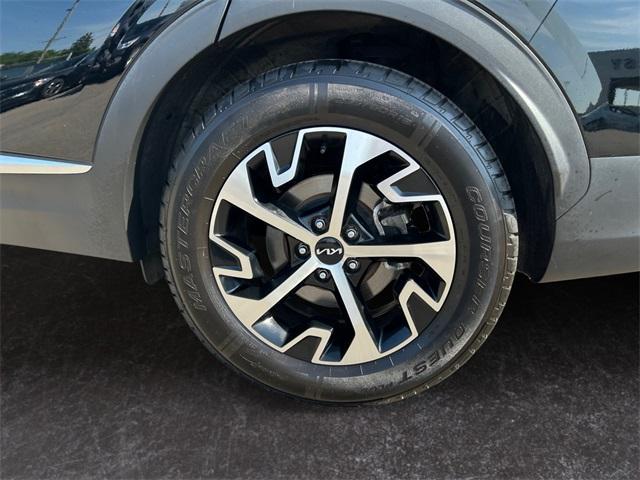 Photo of 2023 Ebony Black Kia Sportage