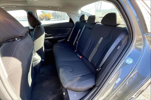 Photo of 2025 Amazon Gray Hyundai ELANTRA
