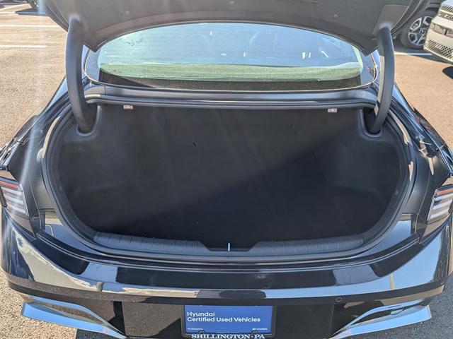 Photo of 2024 Carbon Blue Hyundai SONATA Hybrid