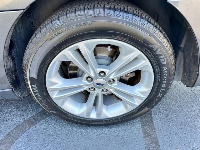 Photo of 2016 Gray Ford Taurus