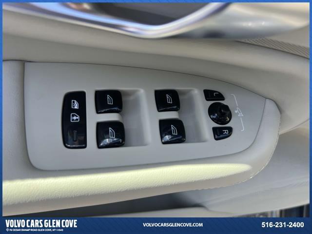 Photo of 2024 Denim Blue Metallic Volvo XC90 Recharge Plug-In Hybrid