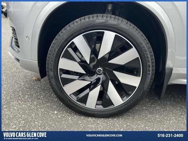 Photo of 2024 Silver Volvo XC90 Recharge Plug-In Hybrid