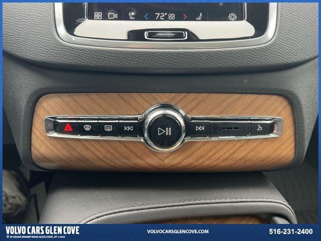Photo of 2024 Silver Volvo XC90 Recharge Plug-In Hybrid